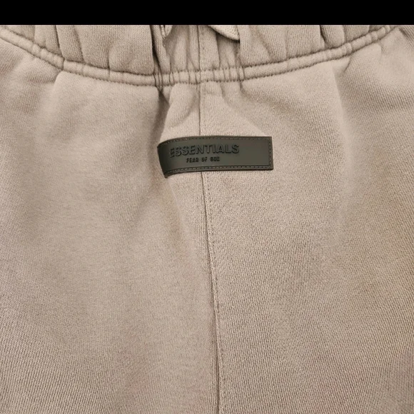 Fear of God Essentials Kids Sweatpants Dark Oatmeal Taupe Logo Fleece Pants Sz 8 - Picture 4 of 6